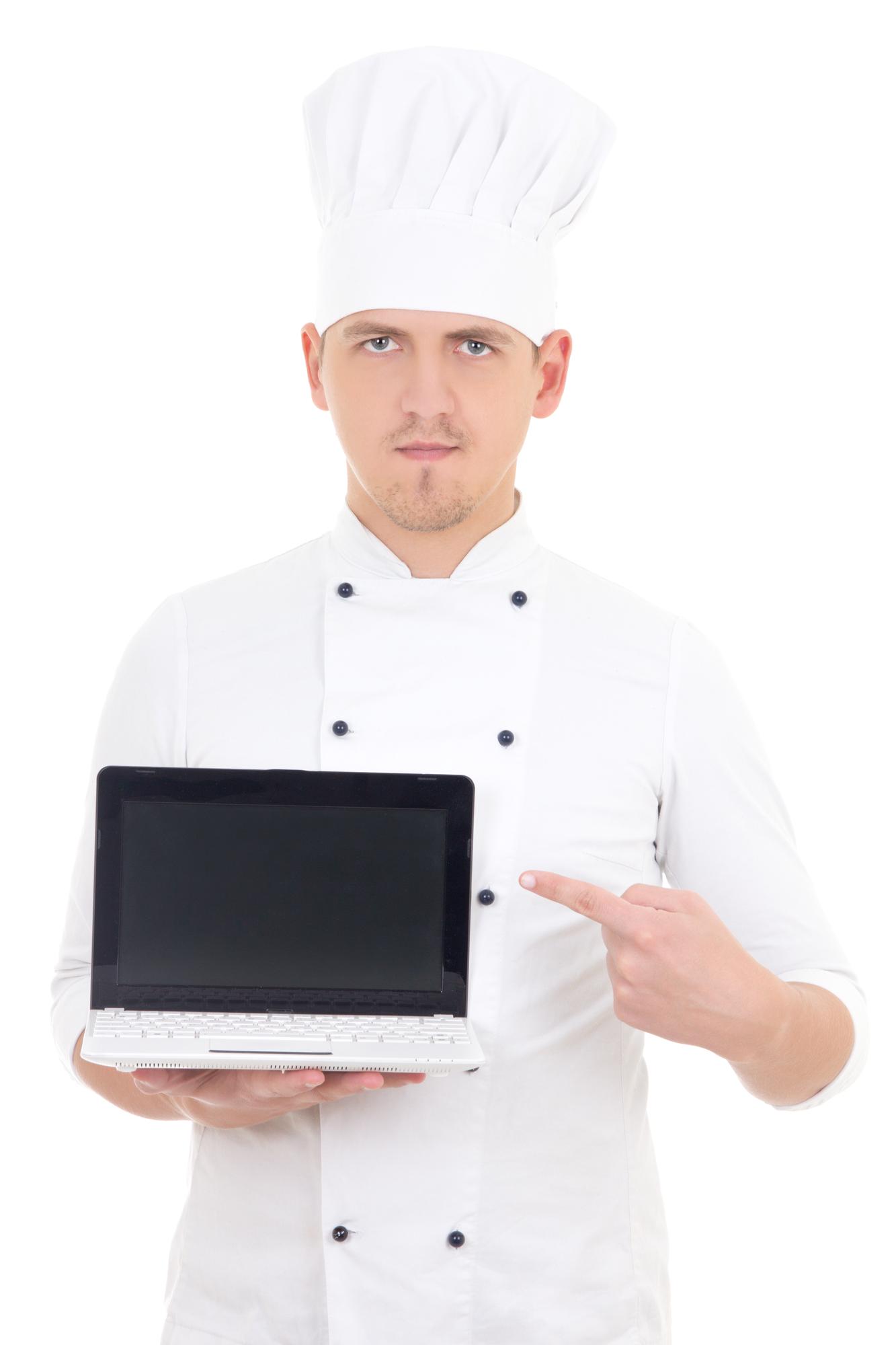 Chef che insegna online con videocamera